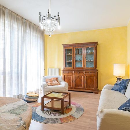 Spacious Apartment At Como Lake Mandello del Lario Bagian luar foto