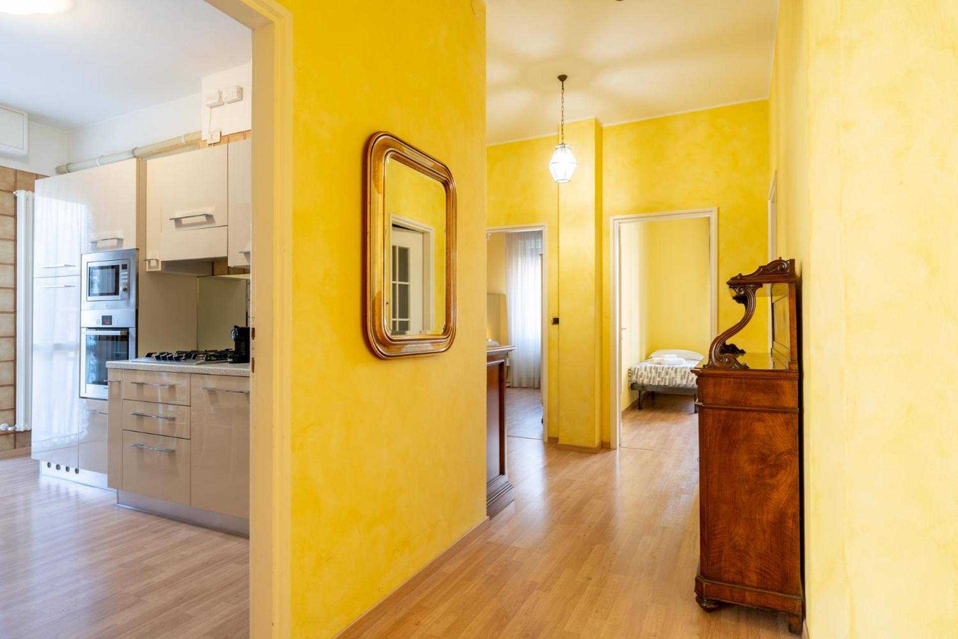 Spacious Apartment At Como Lake Mandello del Lario Bagian luar foto