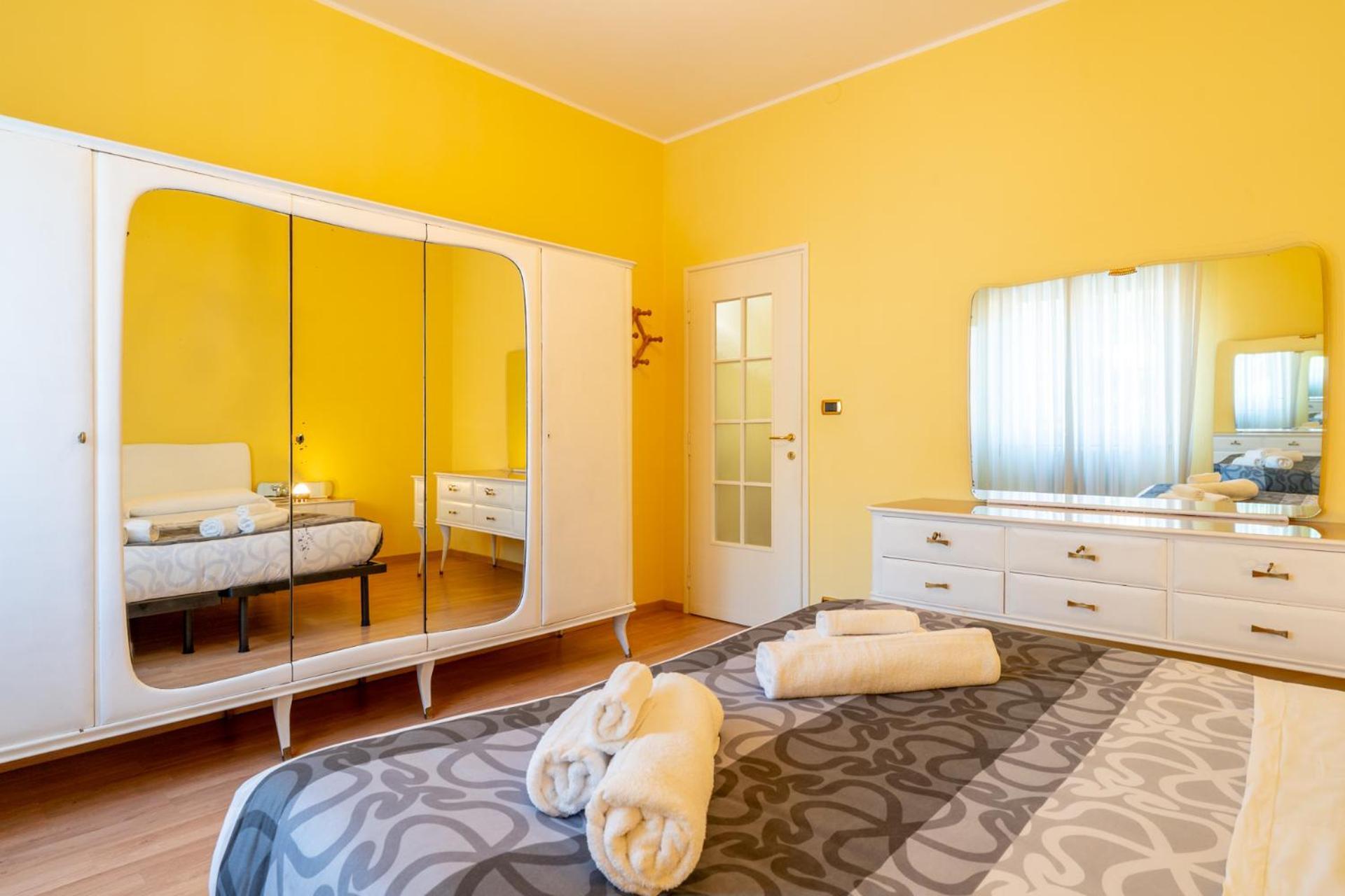 Spacious Apartment At Como Lake Mandello del Lario Bagian luar foto