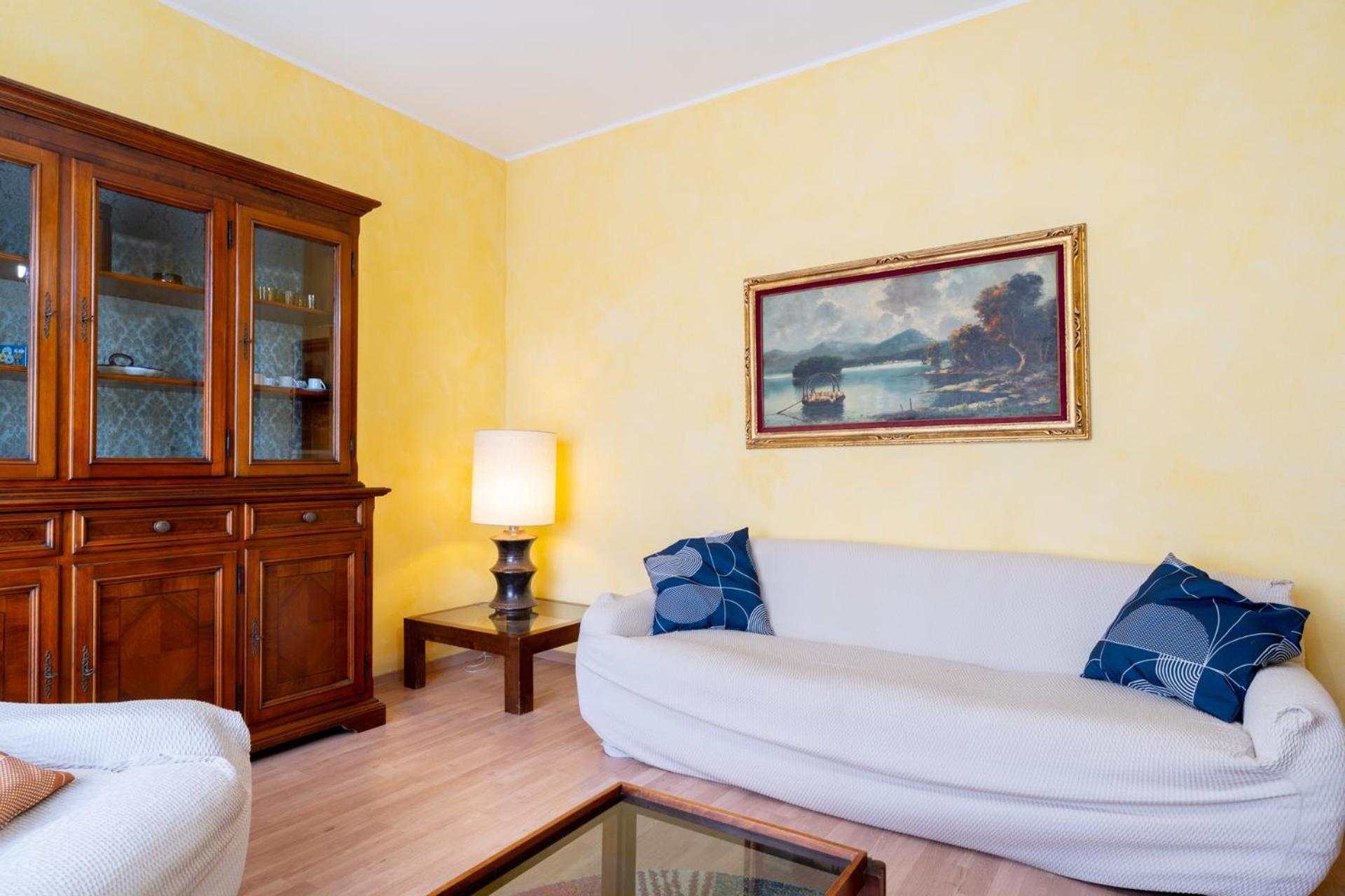 Spacious Apartment At Como Lake Mandello del Lario Bagian luar foto