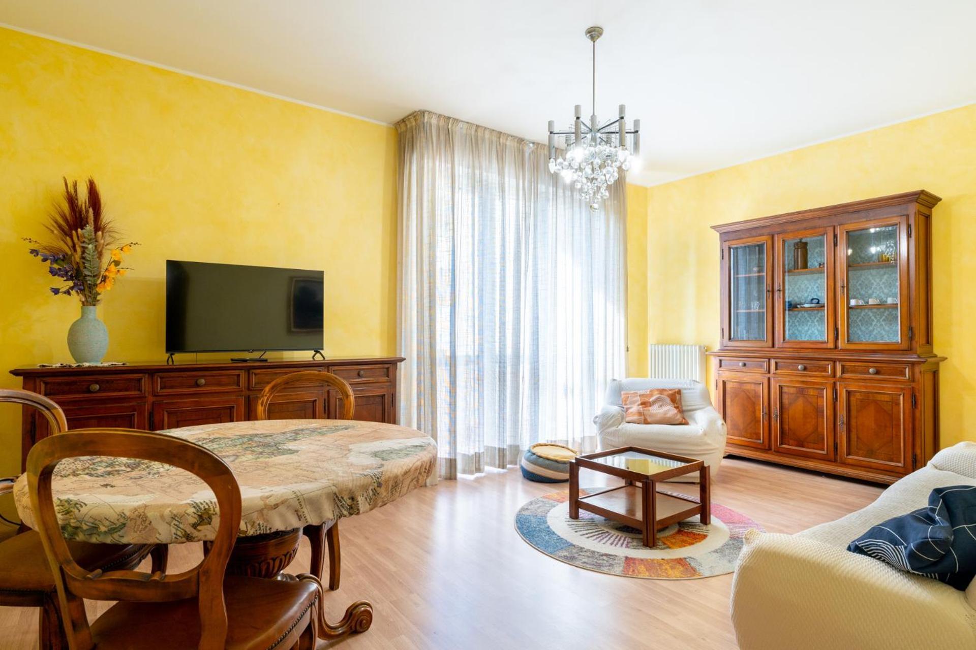 Spacious Apartment At Como Lake Mandello del Lario Bagian luar foto