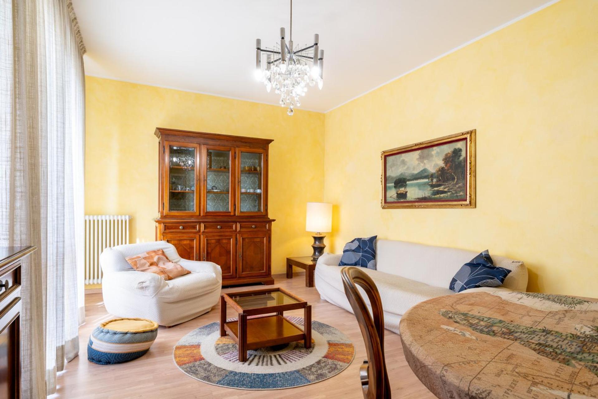 Spacious Apartment At Como Lake Mandello del Lario Bagian luar foto
