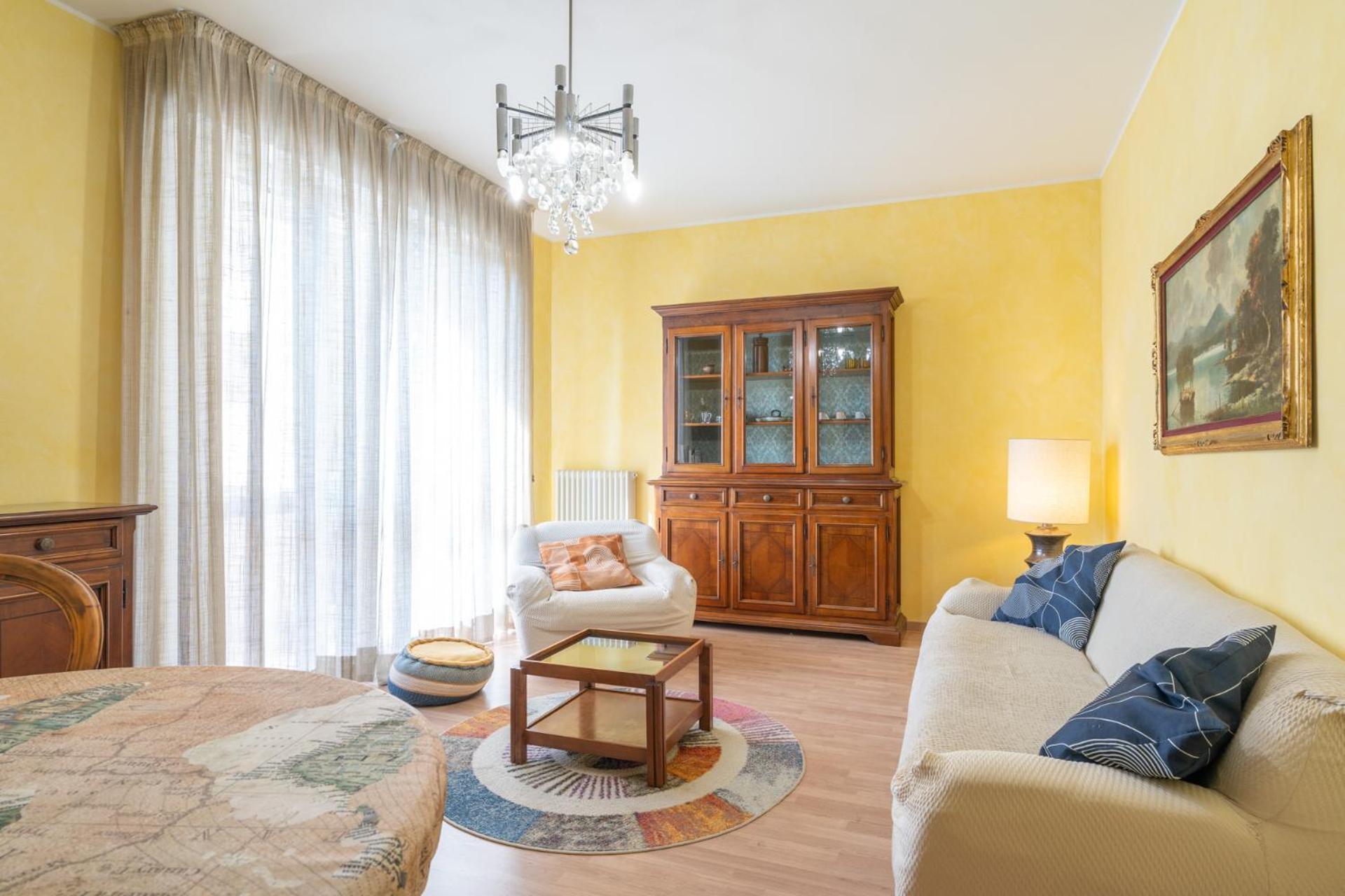Spacious Apartment At Como Lake Mandello del Lario Bagian luar foto
